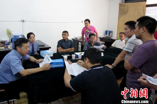 �ɶ��������㣨�ң�������������š�